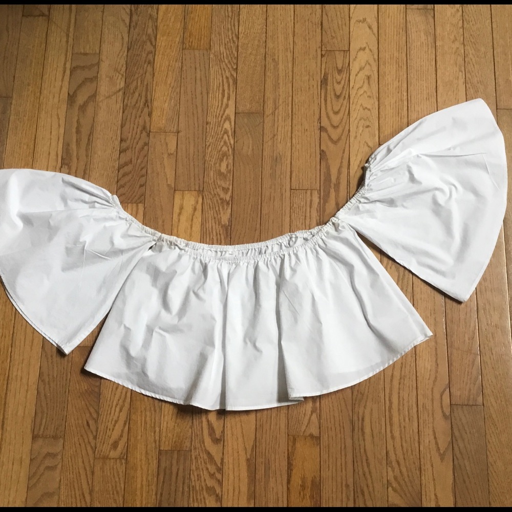 WHITE OFF SHOULDER CROP TOP